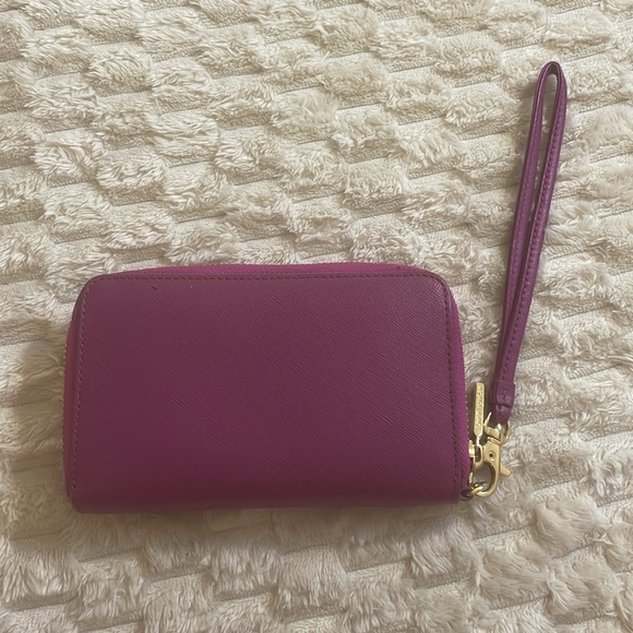 Tory Burch Wallet W/ Wristlet - Picture 5 of 6
